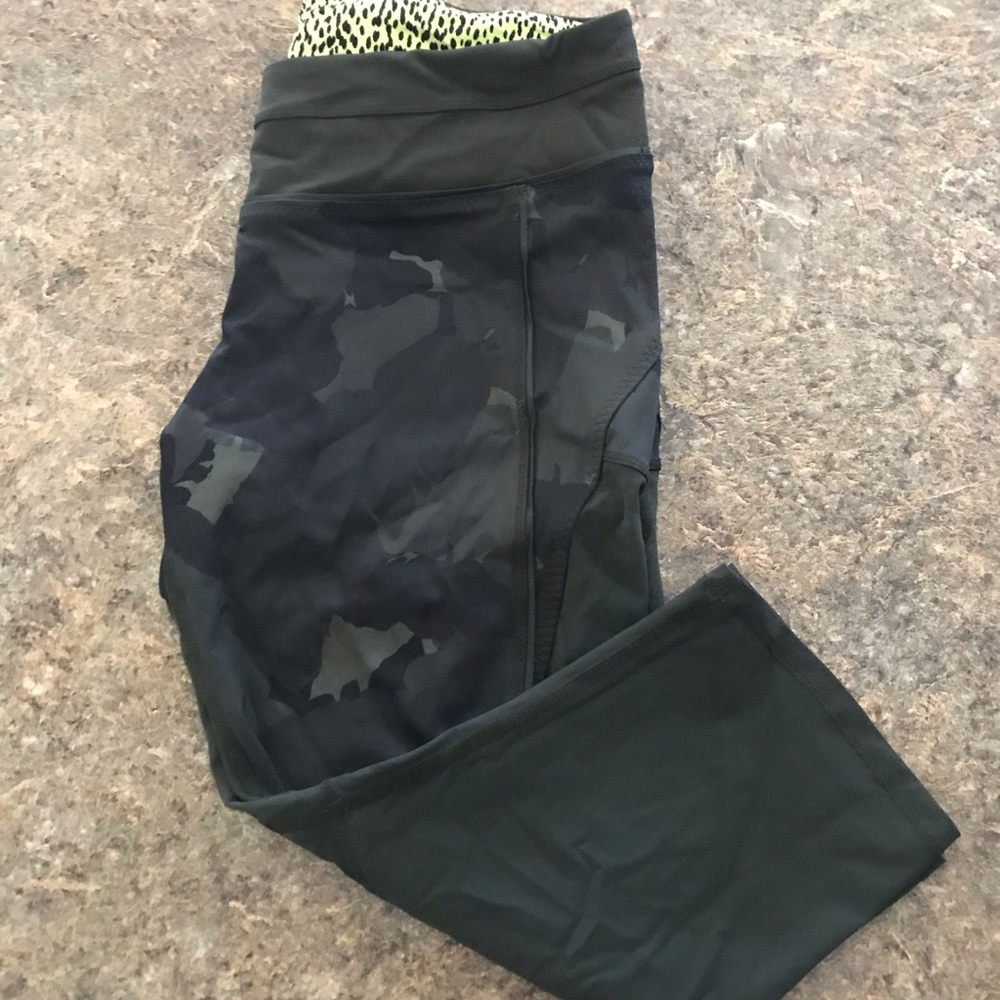 Lululemon training crop